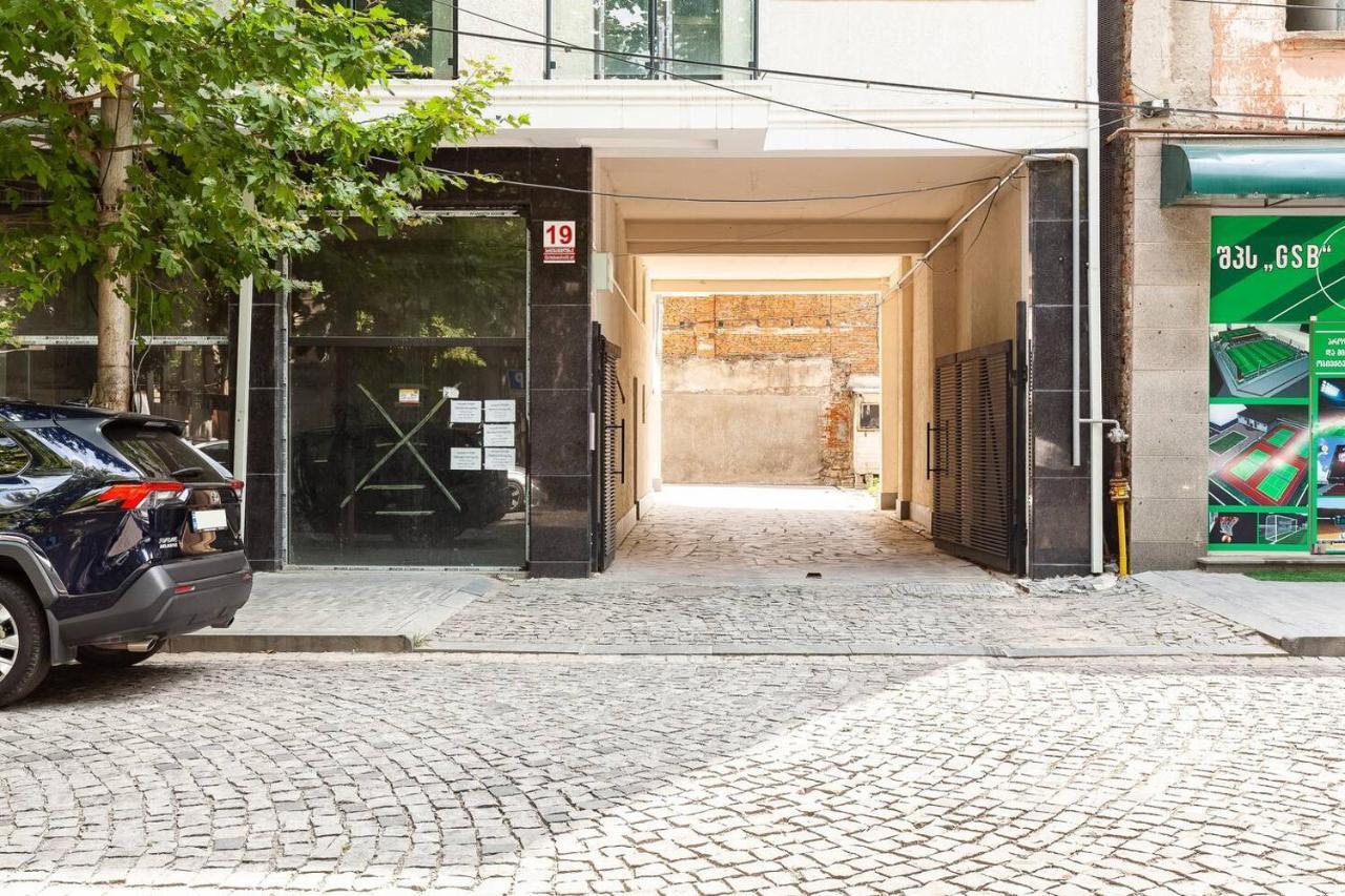 Veli Group Apartment Near White Bridge ° Kutaissi Exterior foto