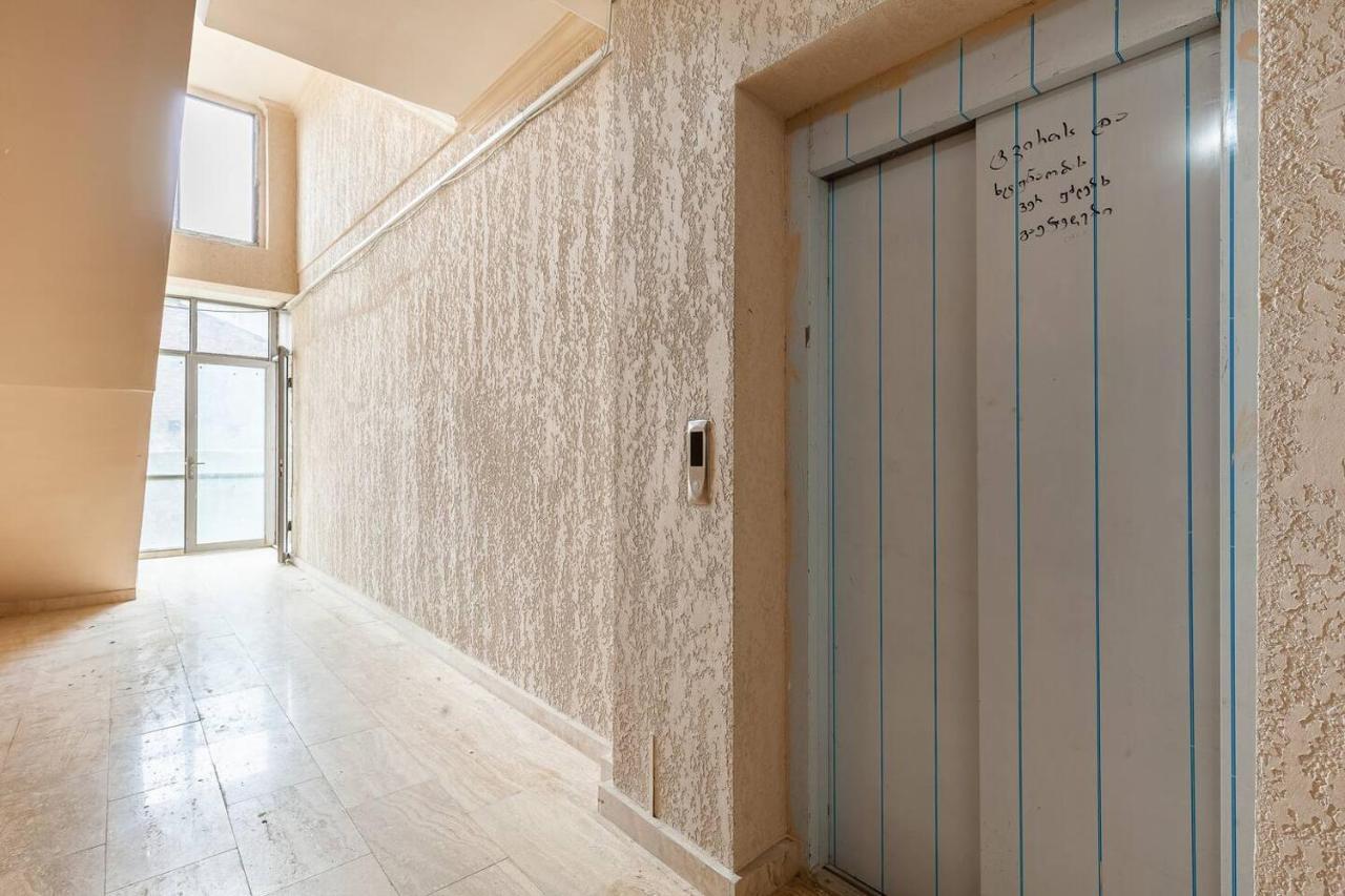 Veli Group Apartment Near White Bridge ° Kutaissi Exterior foto