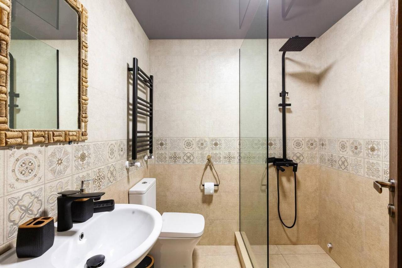 Veli Group Apartment Near White Bridge ° Kutaissi Exterior foto